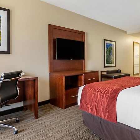Comfort Inn & Suites Tifton Bagian luar foto