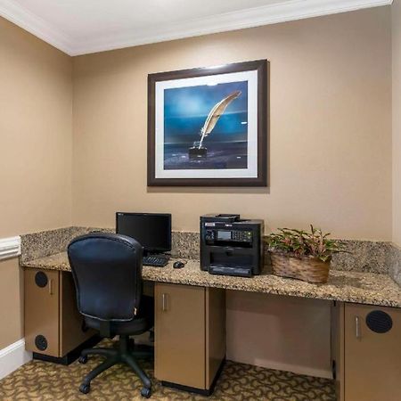 Comfort Inn & Suites Tifton Bagian luar foto