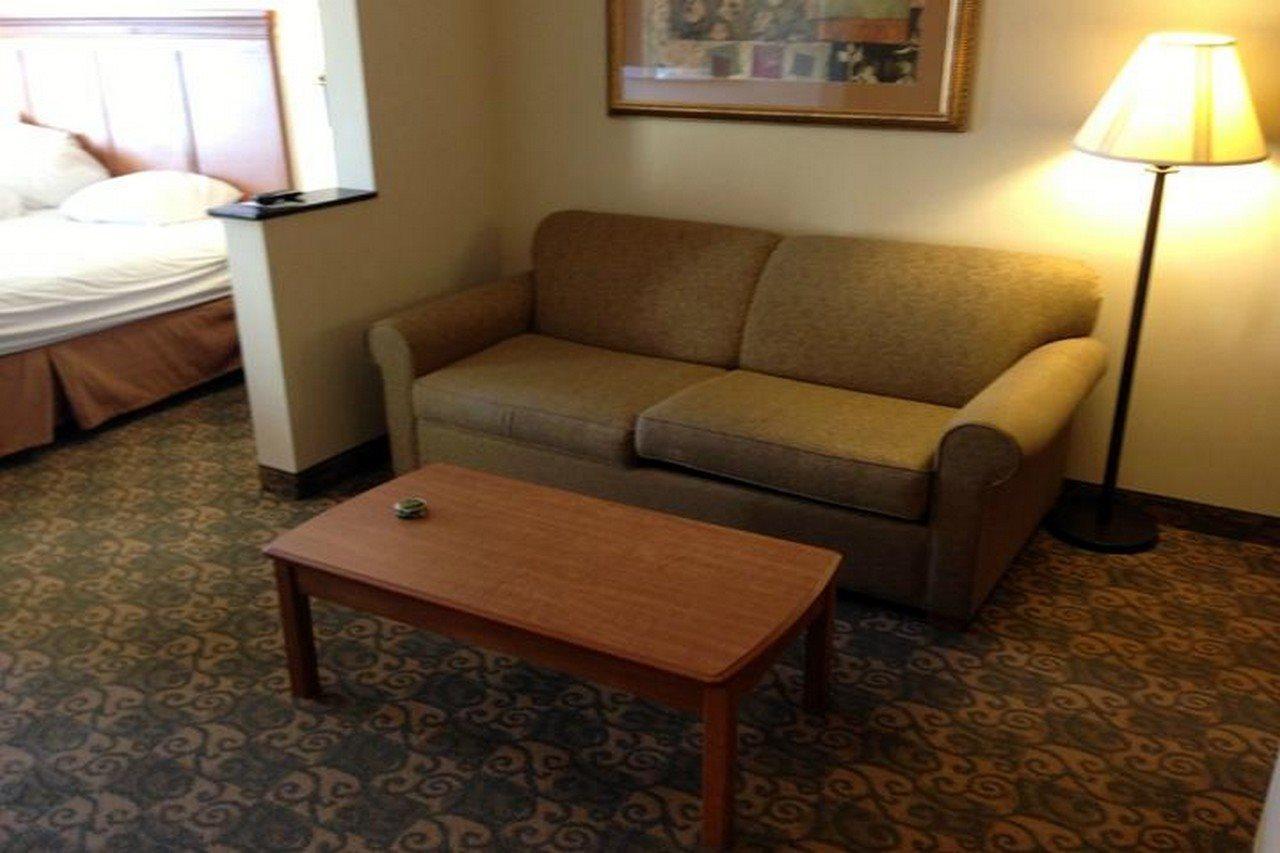 Comfort Inn & Suites Tifton Bagian luar foto