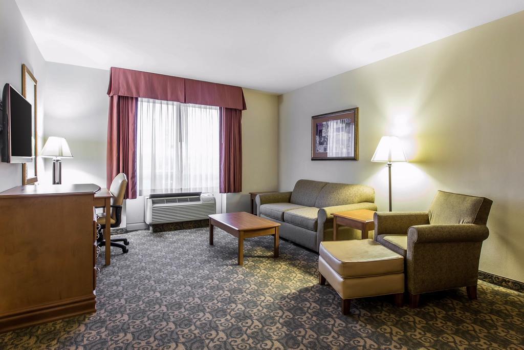 Comfort Inn & Suites Tifton Bagian luar foto