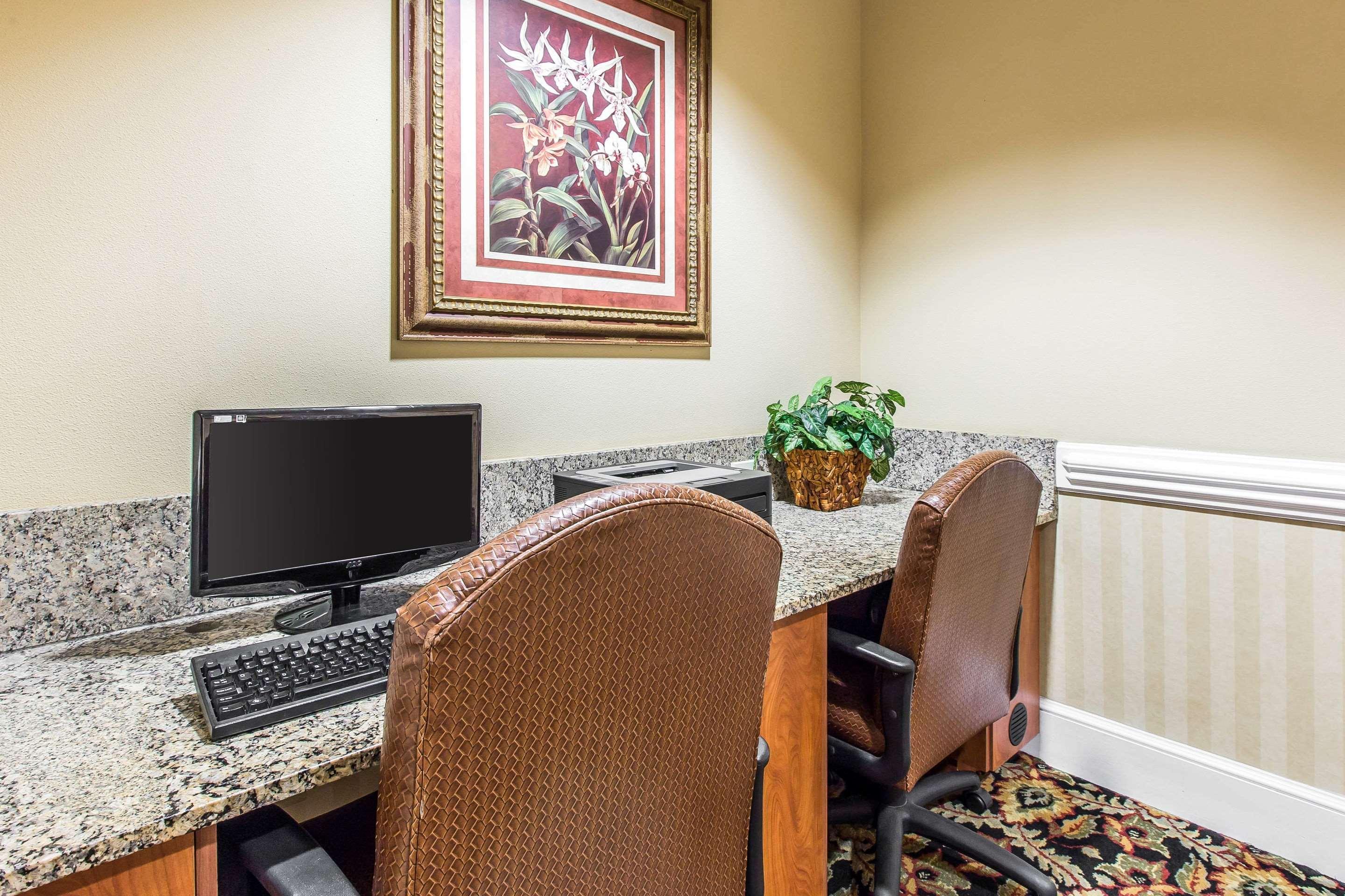 Comfort Inn & Suites Tifton Bagian luar foto
