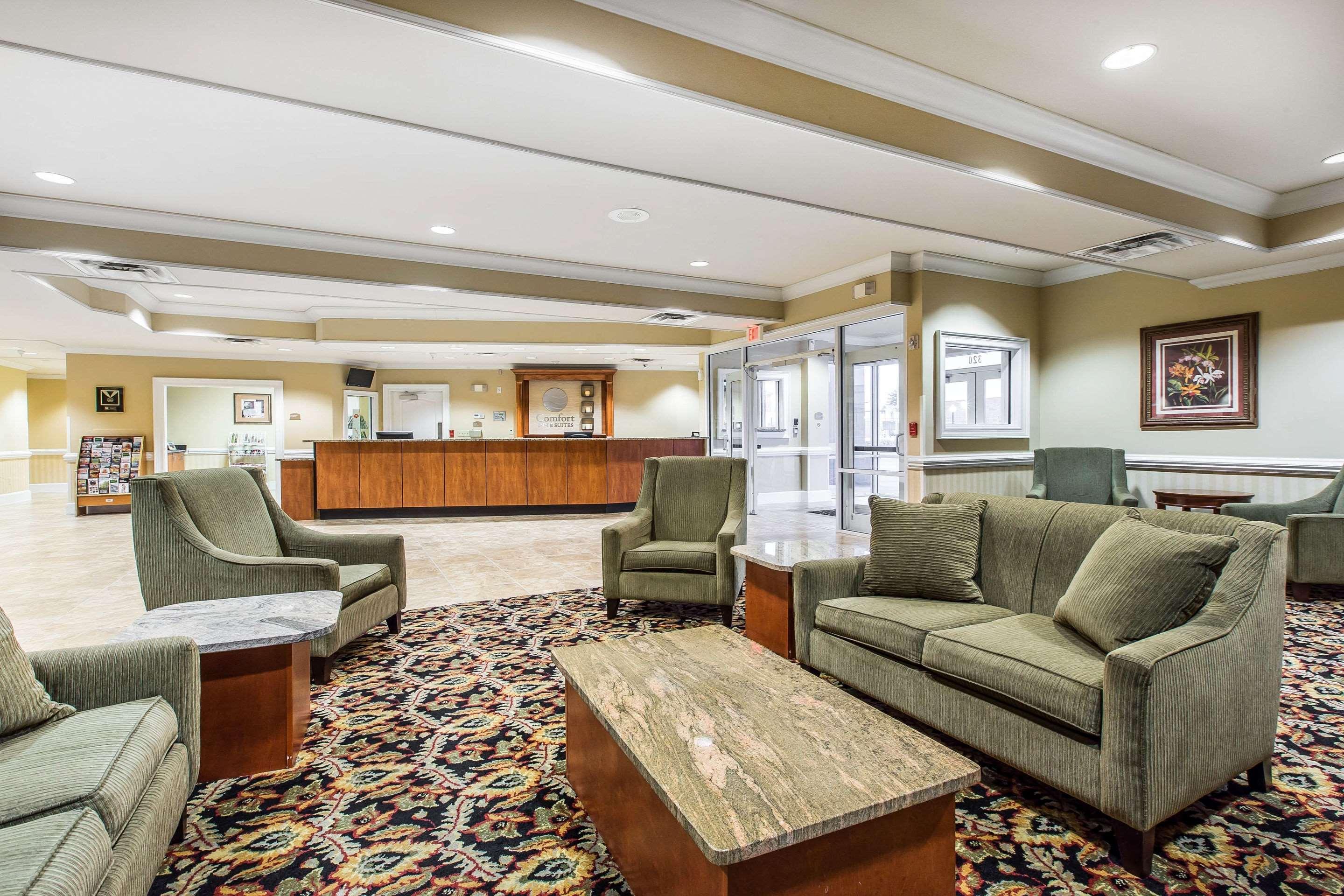 Comfort Inn & Suites Tifton Bagian luar foto