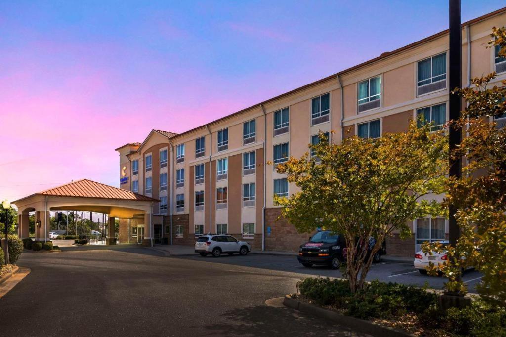 Comfort Inn & Suites Tifton Bagian luar foto