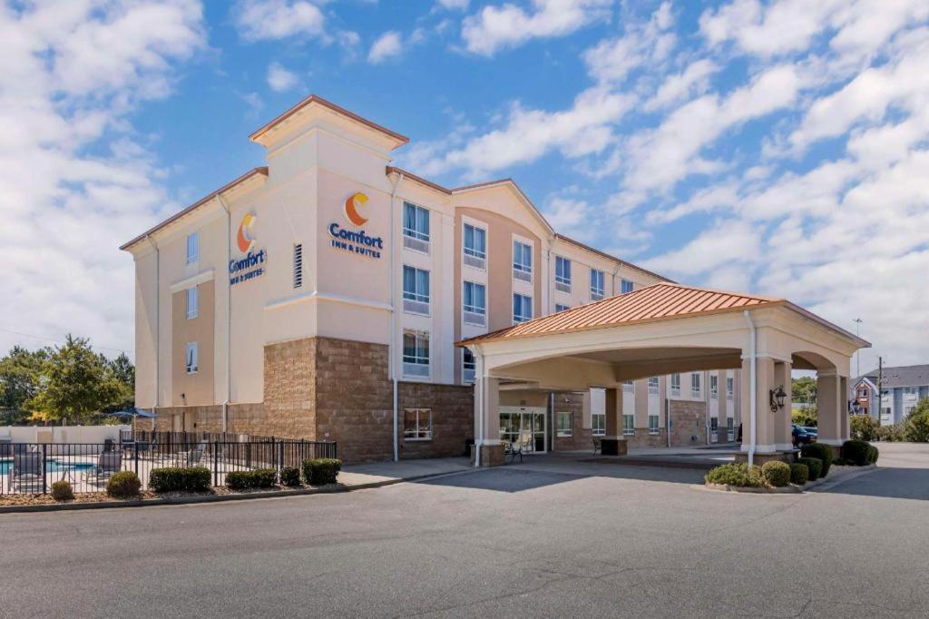Comfort Inn & Suites Tifton Bagian luar foto
